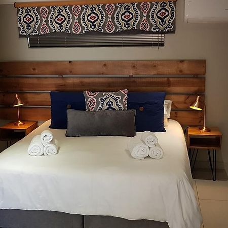 Touching Senses Garden Cottages Bloemfontein Eksteriør bilde