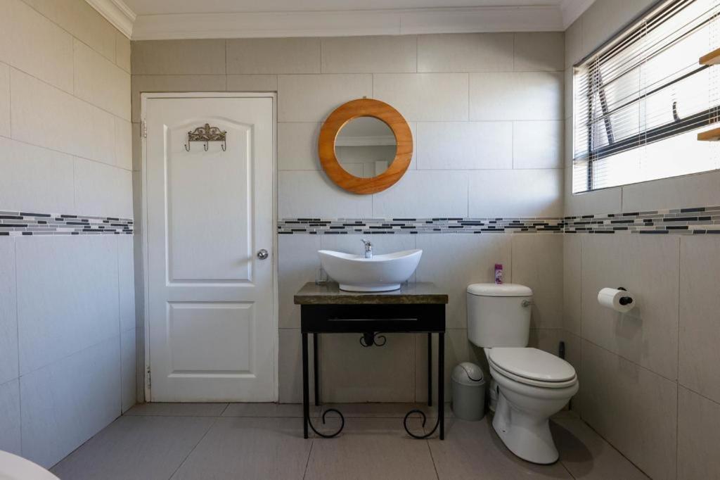 Touching Senses Garden Cottages Bloemfontein Eksteriør bilde