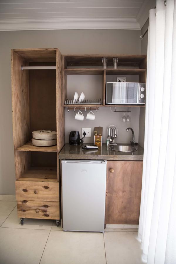 Touching Senses Garden Cottages Bloemfontein Eksteriør bilde