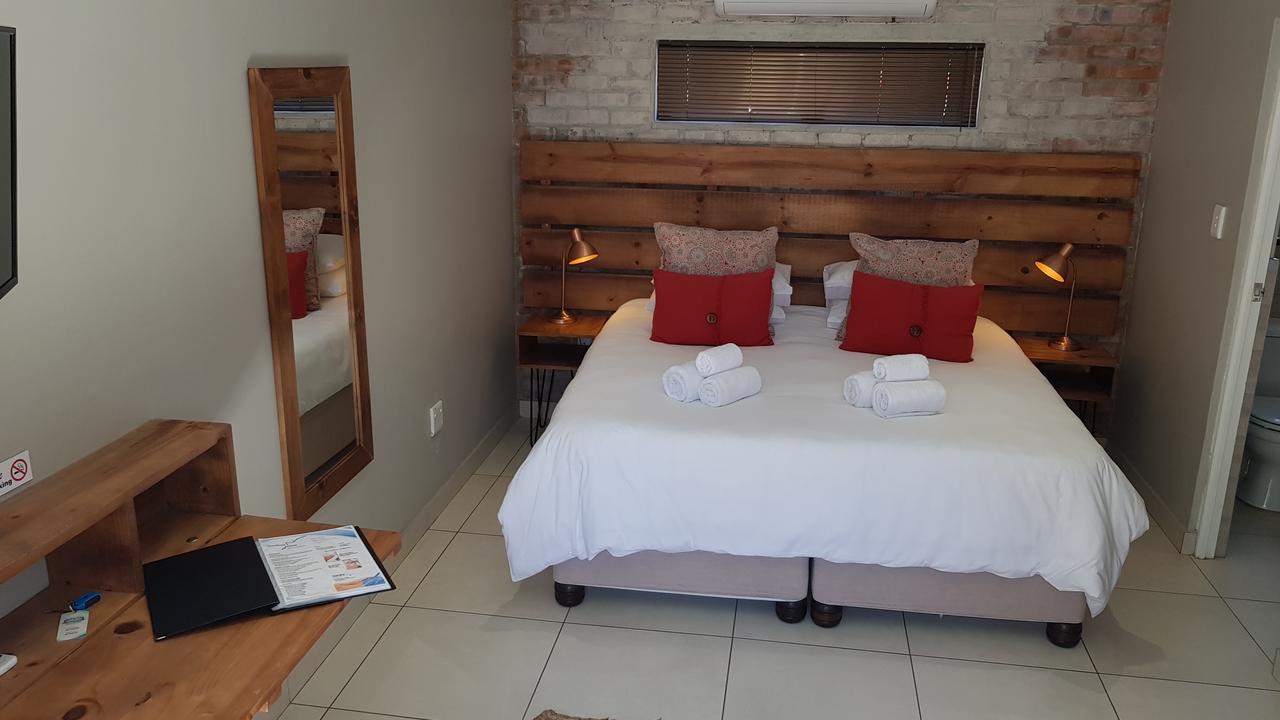 Touching Senses Garden Cottages Bloemfontein Eksteriør bilde