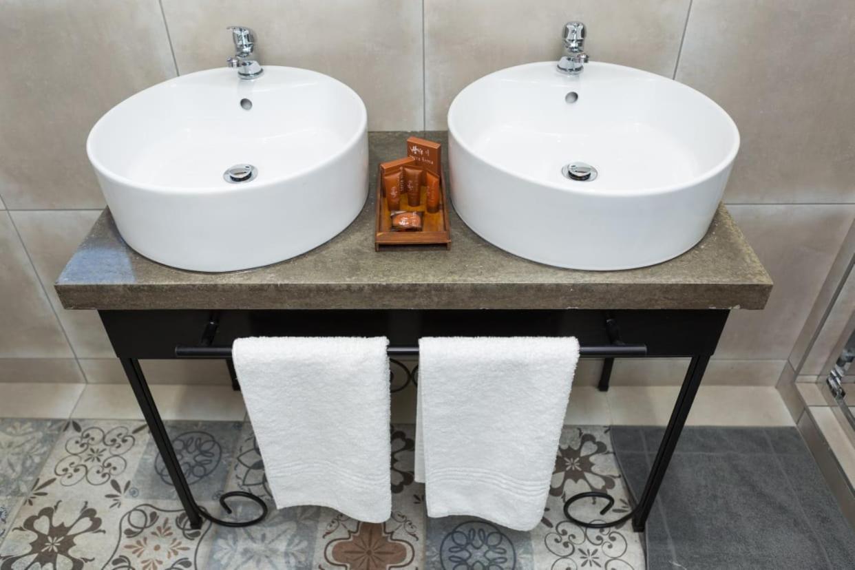 Touching Senses Garden Cottages Bloemfontein Eksteriør bilde